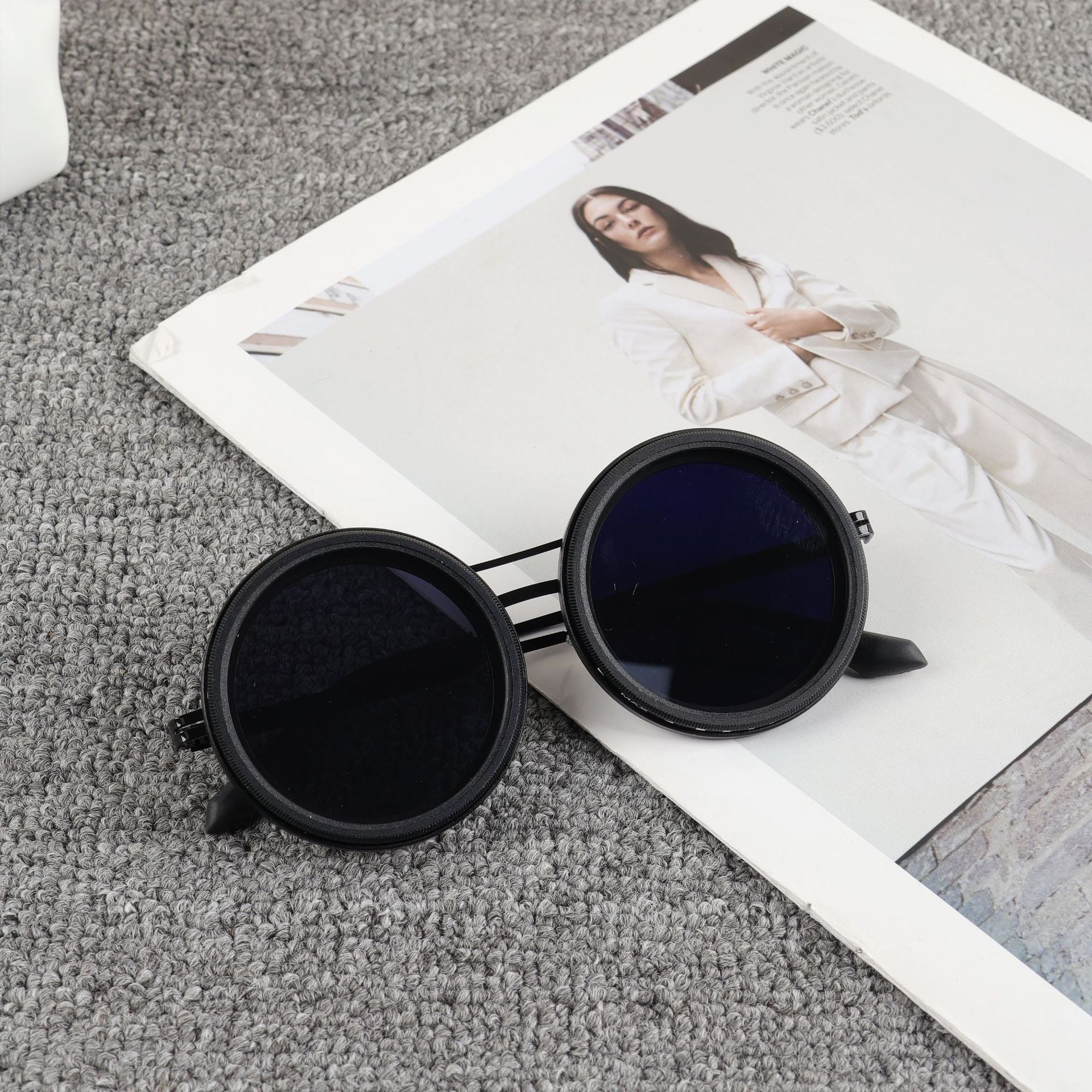 🕶️ Adjustable Tint Retro Sunglasses – Το μέλλον των γυαλιών ηλίου είναι εδώ.