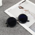 Φόρτωση εικόνας στο εργαλείο προβολής Συλλογής, 🕶️ Adjustable Tint Retro Sunglasses – Το μέλλον των γυαλιών ηλίου είναι εδώ.
